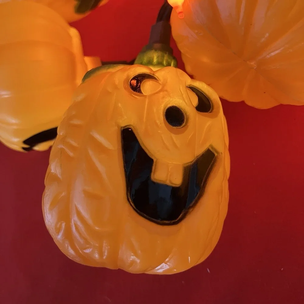1 - Totally Ghoul 50 Curtain Lights W/ 10 Jack O Lantern Pumpkins / 9 Ft / Flaw